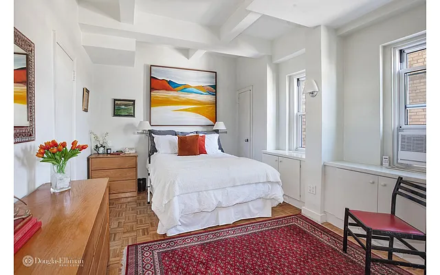 Sold by Douglas Elliman | media 16