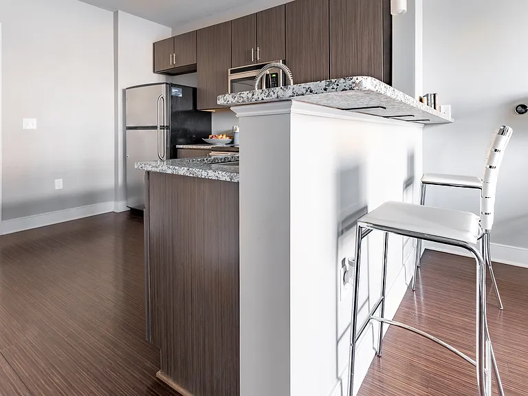 605 West End — Photo 44