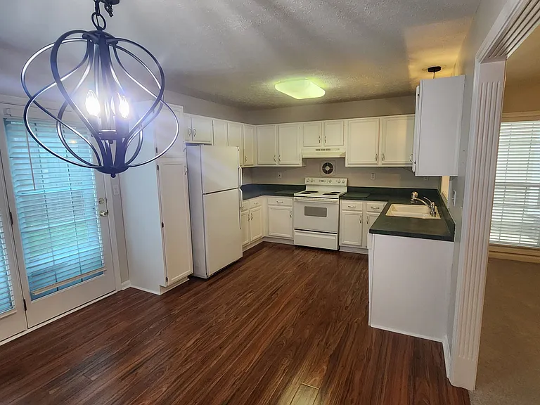 3412 Rainview Cir — Photo 11