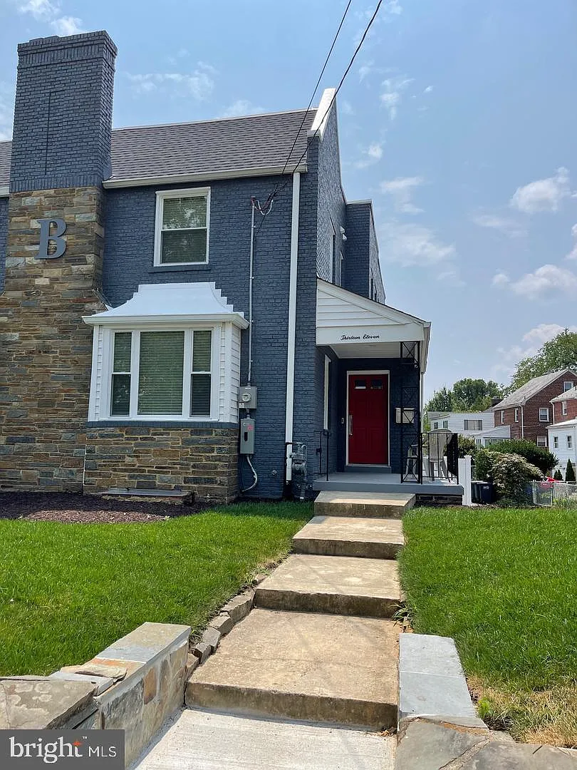 3 bed, 3.5 bath, 2650 sqft, $4,200 — Photo 4