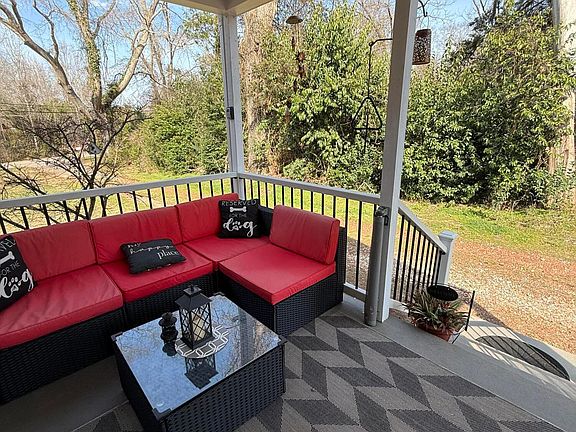 4th image of 543 Jeter Street