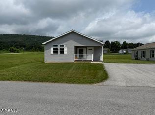 1047 Oak Terrace Dr, Martinsburg, PA 16662