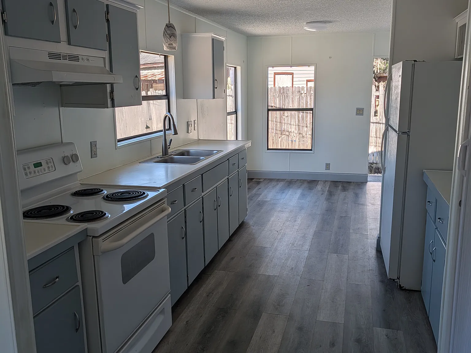 3 bed, 1296 sqft, $1,800 — Photo 3