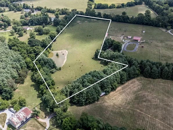 13271 Norsire Ln, Lovettsville, VA 20180