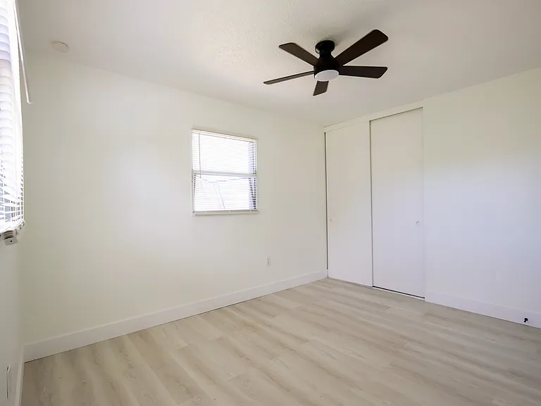 1810 Dixon Blvd — Photo 28