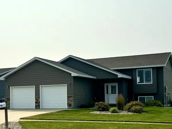 2322 10th Ave NE, Watertown, SD 57201