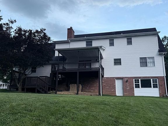 2nd image of 3 Country Oaks Dr