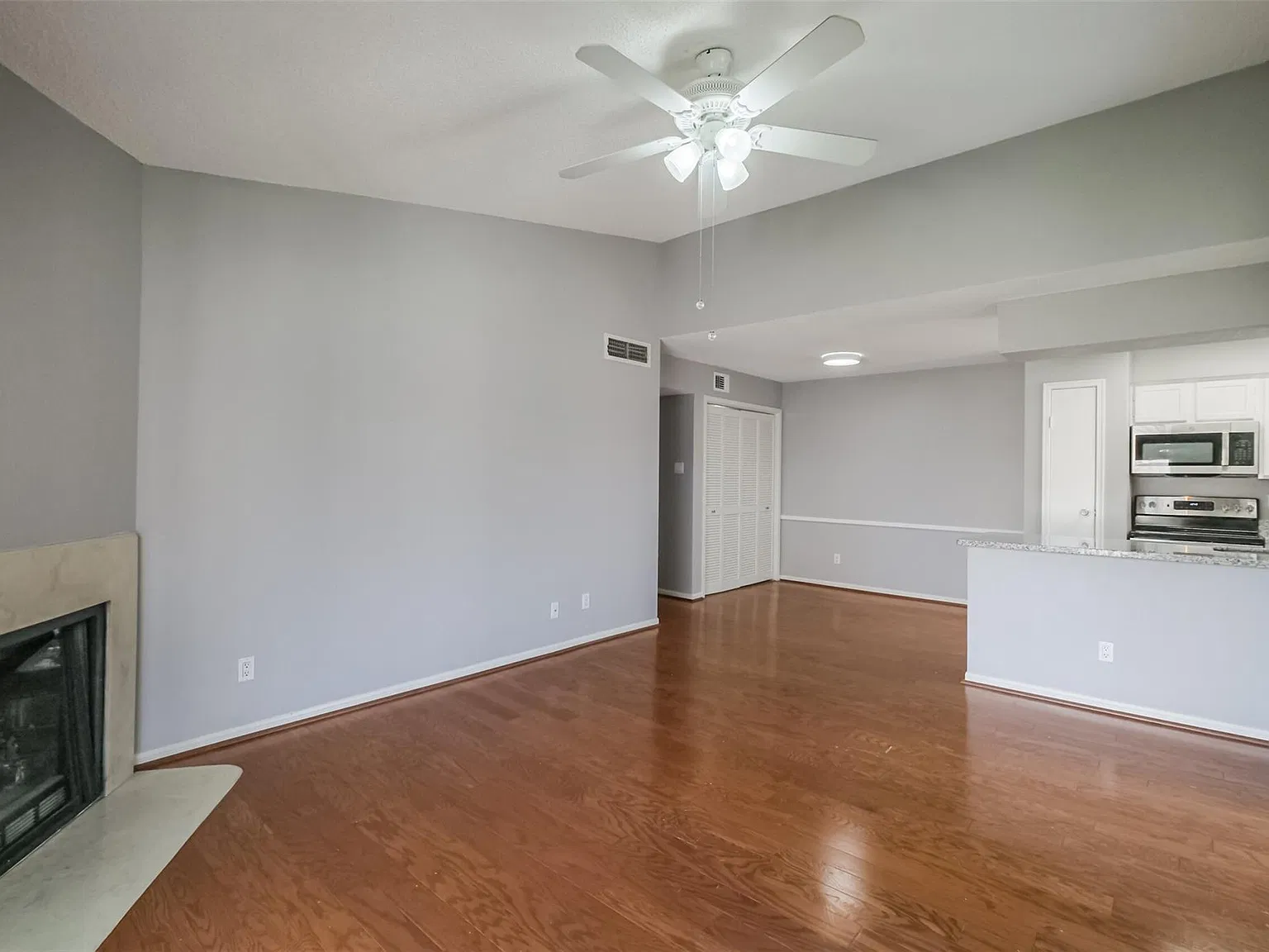 2 bed, 1.0 bath, 996 sqft, $1,390 — Photo 4