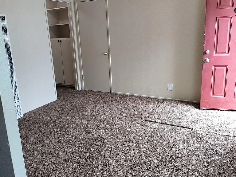 11 Oak Ave — Photo 5