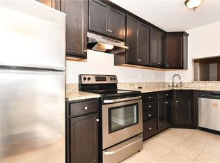 225 J Village Ln, Greensboro, NC 27409