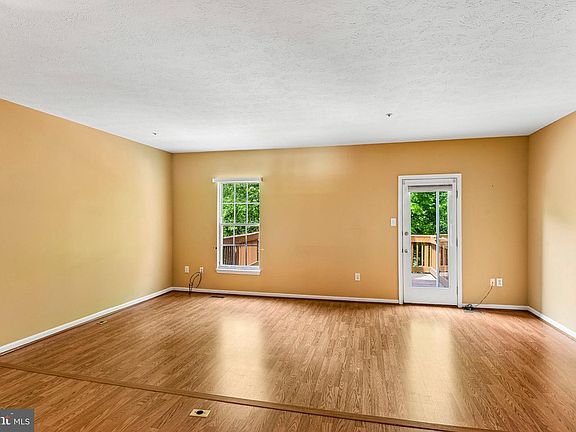 3rd image of 348 Cinnabar Ln