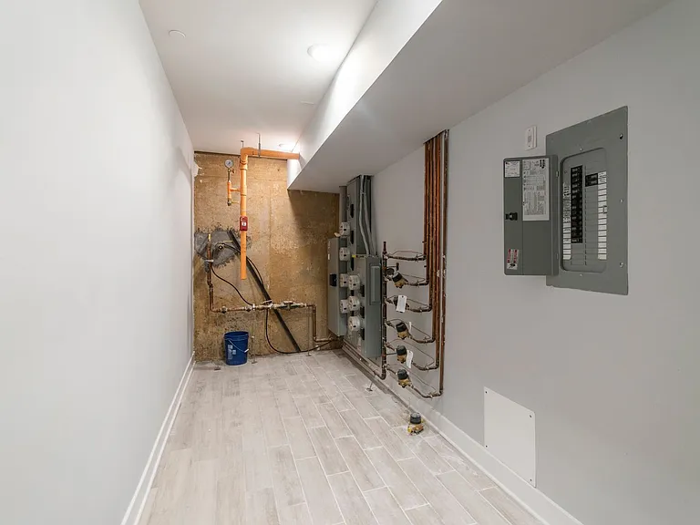 814 N Uber St — Photo 24