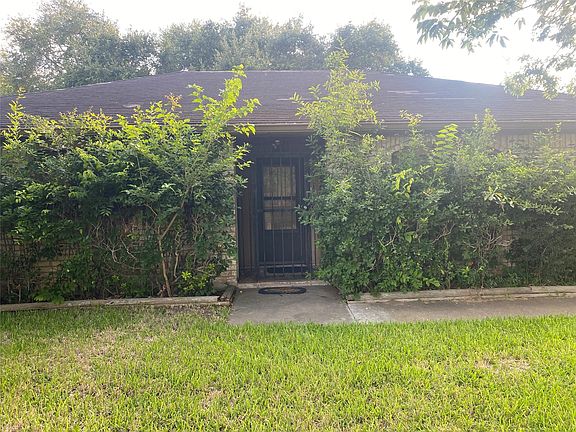 3rd image of 15814 Ridgerock Rd