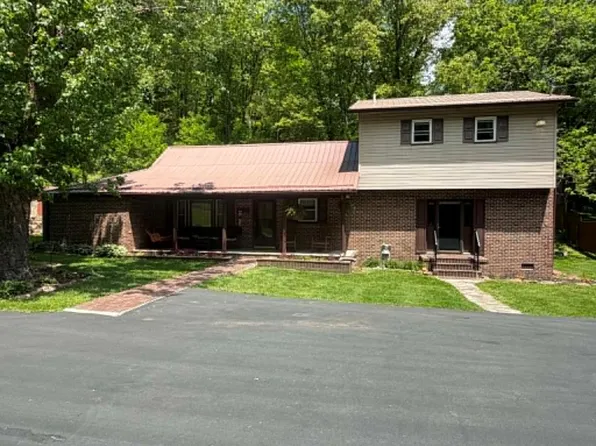 476 Fox St, Tazewell, VA 24651
