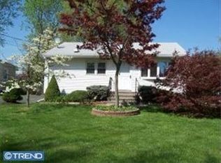 14 Renee Ct, Lawrence Township, NJ 08648