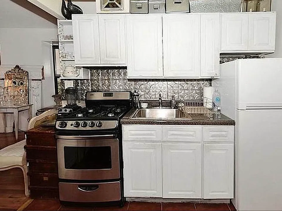 302 Mott St #7