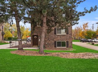 21W284 Tee Ln APT C, Itasca, IL 60143