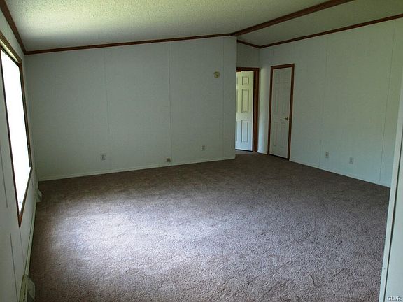 4th image of 60 Shelby Dr #60