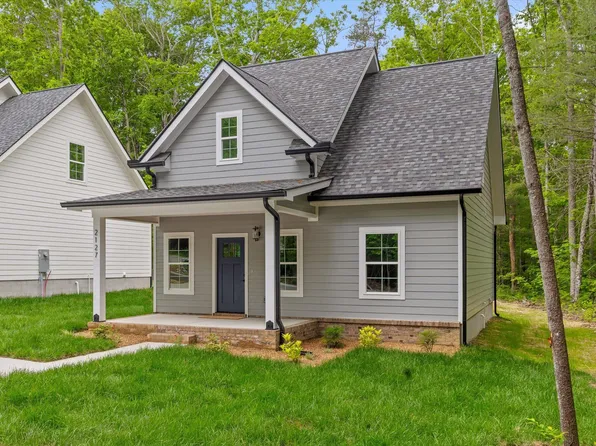 2127 Oak St, Signal Mountain, TN 37377