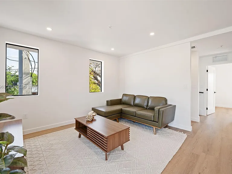 720 NW 55th Ter #720 — Photo 6
