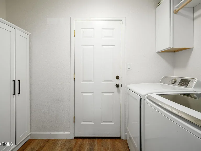 5161 E Beck Ln — Photo 8