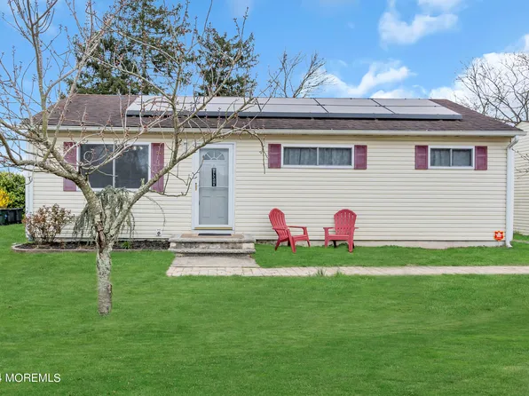 4 Fern Road, Howell, NJ 07731