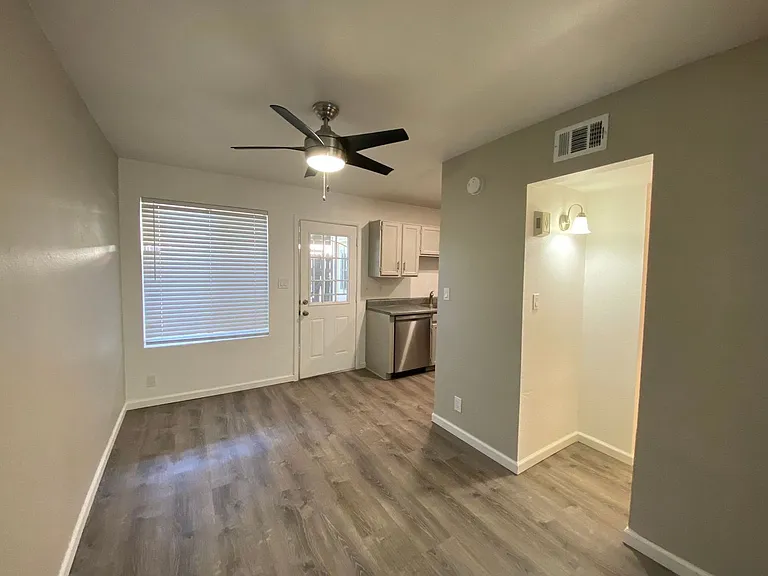 6243-6249 E Greenway Cir — Photo 32