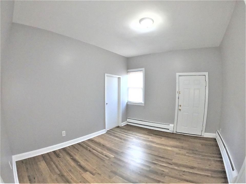2nd image of 135 Garfield Ave
