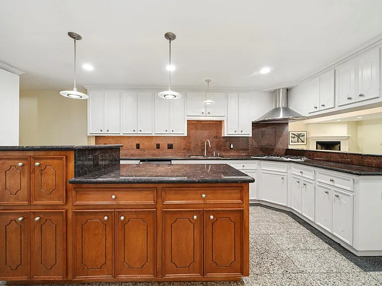 11730 Denise Dr — Photo 9