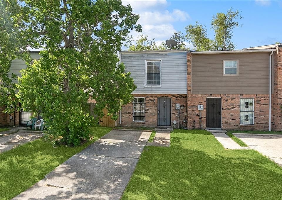 1st image of 7844 N Coronet Ct