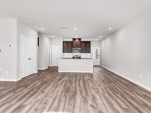 4th image of 1432 Villageside Ct