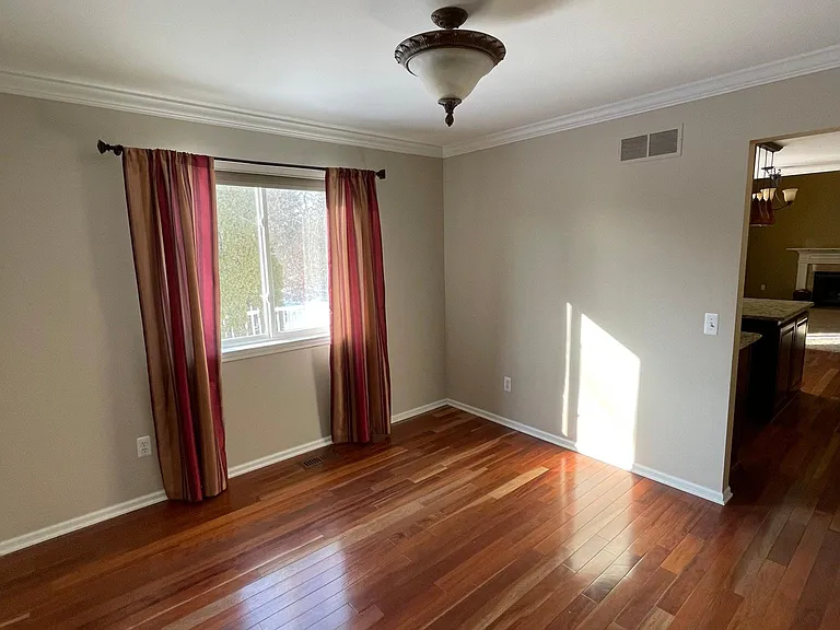 162 Easton Dr — Photo 9