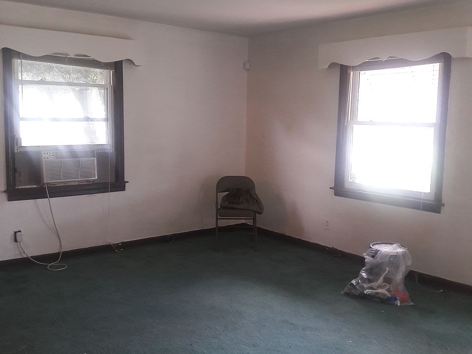 2nd image of 1804 Watts Ln