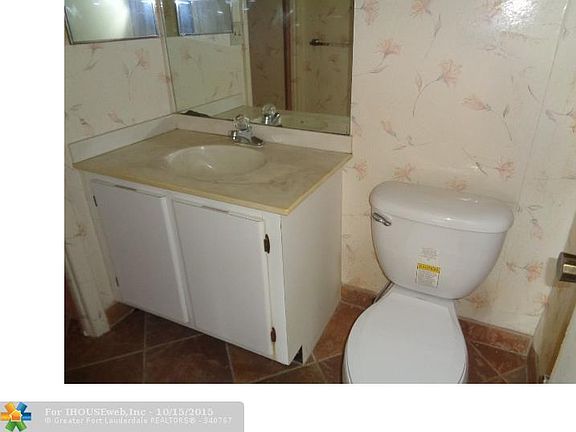 5th image of 6451 N University Dr APT 307
