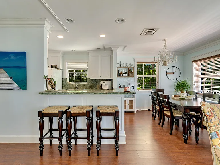 235 W Seaview Cir — Photo 7