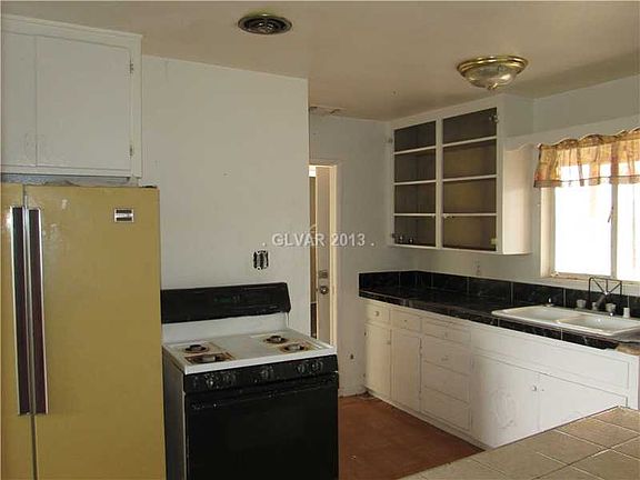 4th image of 3504 Navajo Way