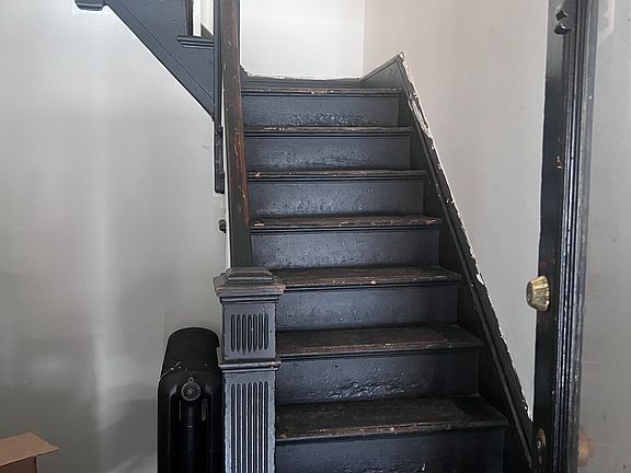 3rd image of 25 Broad St #B