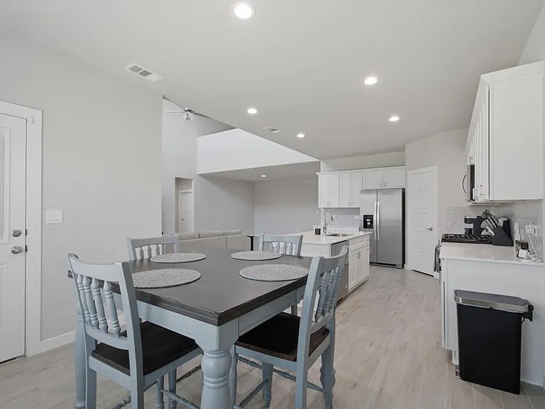 7203 Blue Meadow Rd — Photo 8