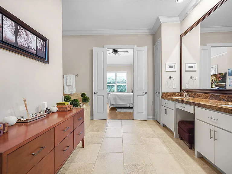 1826 Jade Hollow Ln — Photo 11
