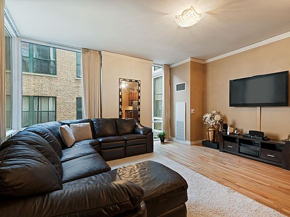 4th image of 170 W Polk St APT 808
