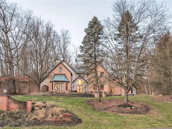 413 Windmere Dr, Pittsburgh, PA 15238