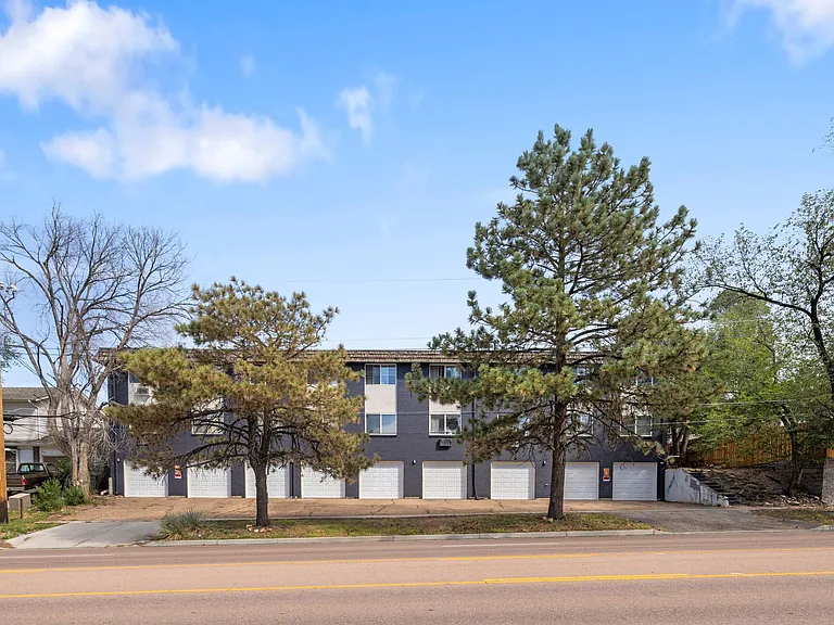3635 Michigan Ave. — Photo 9