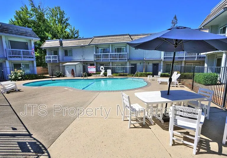 2515 Merrychase Dr #S — Photo 34