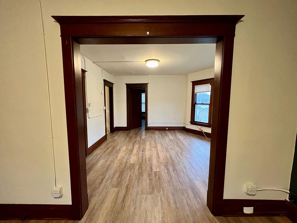 Entrance room view to living room