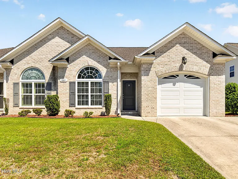 1661 Cambria Dr #B — Photo 1