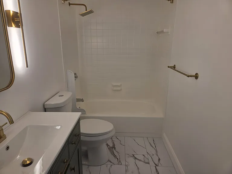 1000 Lexington Street — Photo 22