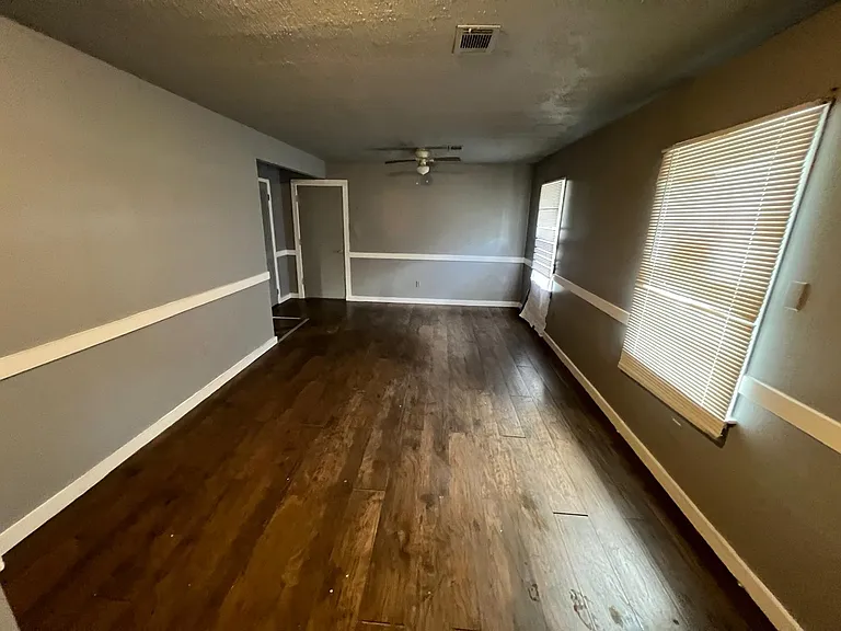 2864 Walmar Dr — Photo 2