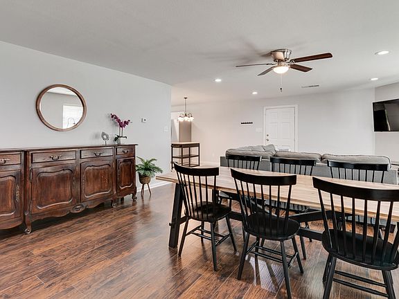 3rd image of 3609 Northcut Dr