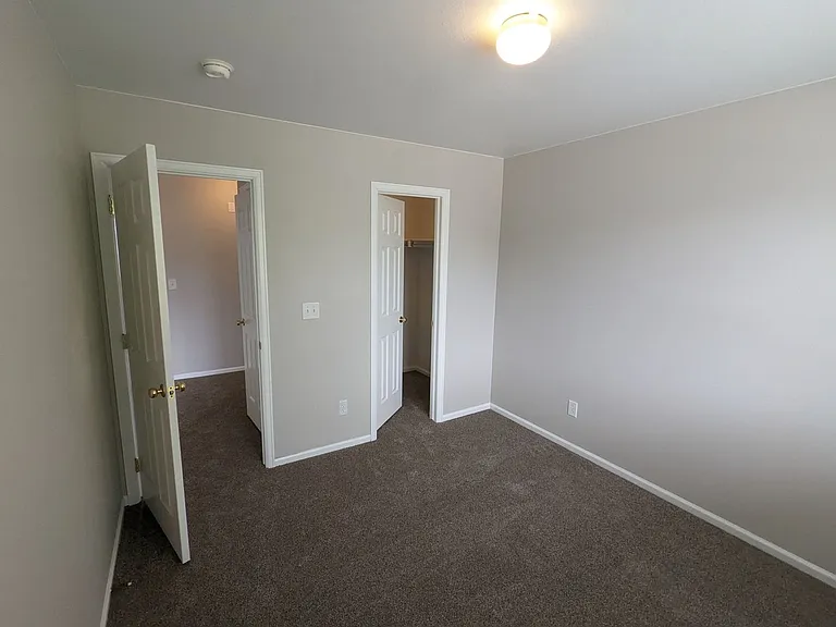 340 Andrew Dr — Photo 33