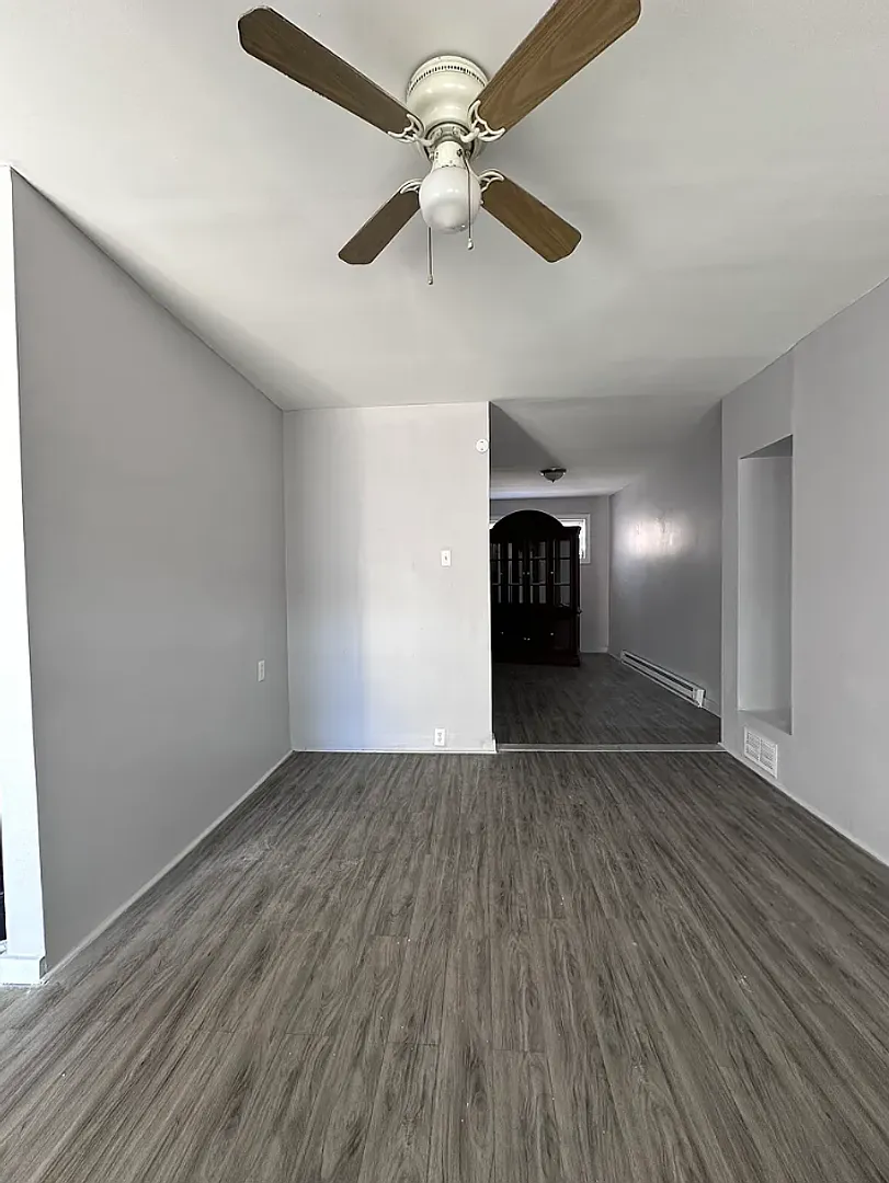 2647 S 68th St, 3 bedrooms, 1 bathroom House for $1,500/ Month — Photo 3